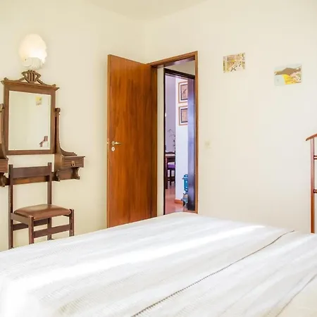 Seaview 1 Bed Luz